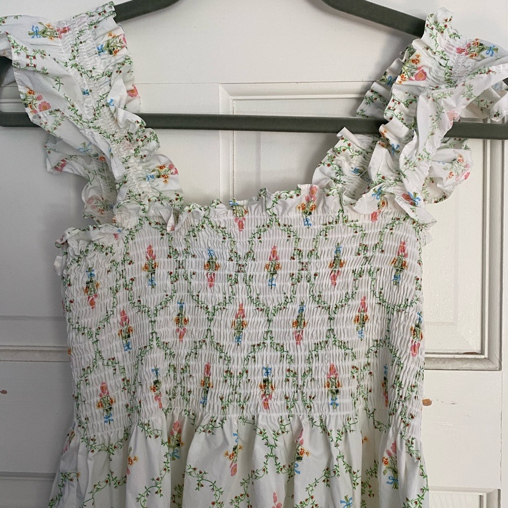 Ellie Nap Dress in white trellis